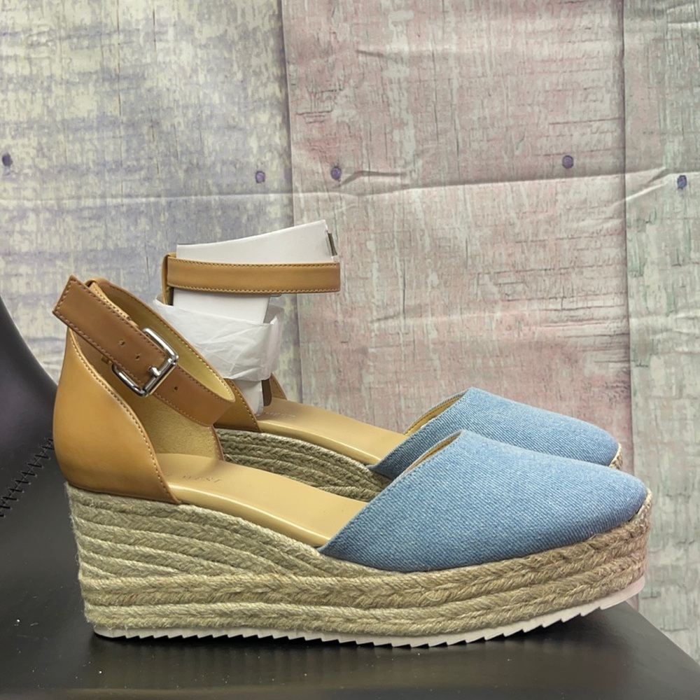 Brand new Woman’s Wedge Sandals - Nine West